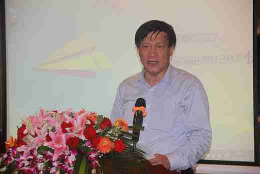 中國塑料加工工業(yè)協(xié)會常務副理事長曹儉致開幕辭